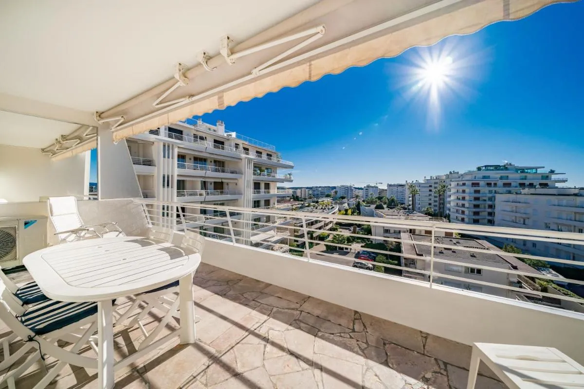 Image 5 of Palm beach- Free Wifi- Parking- Sea View