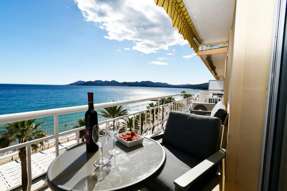 Image 1 of Plage du midi- Vue sur mer Standing Presta