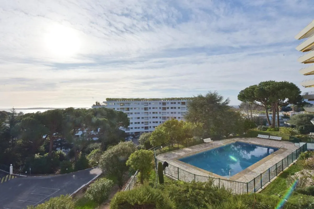 Image 5 of Prestigious Residence with Terrace and Pool
