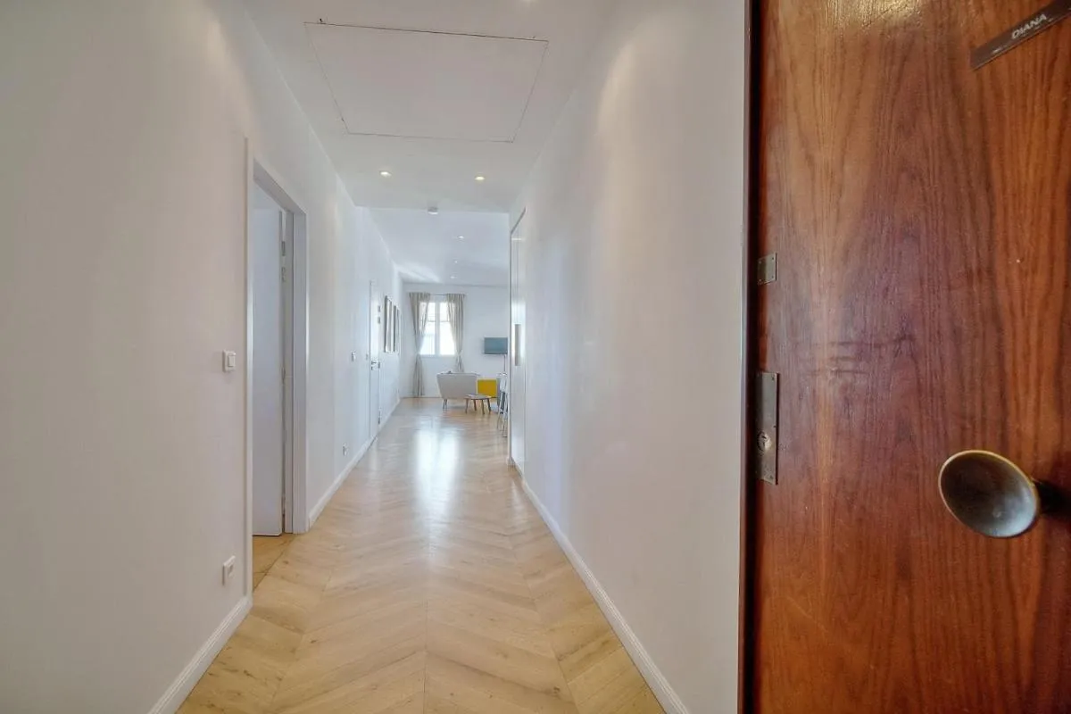 Image 2 of REF 909 – Cannes Back Croisette – Apartment for rent
