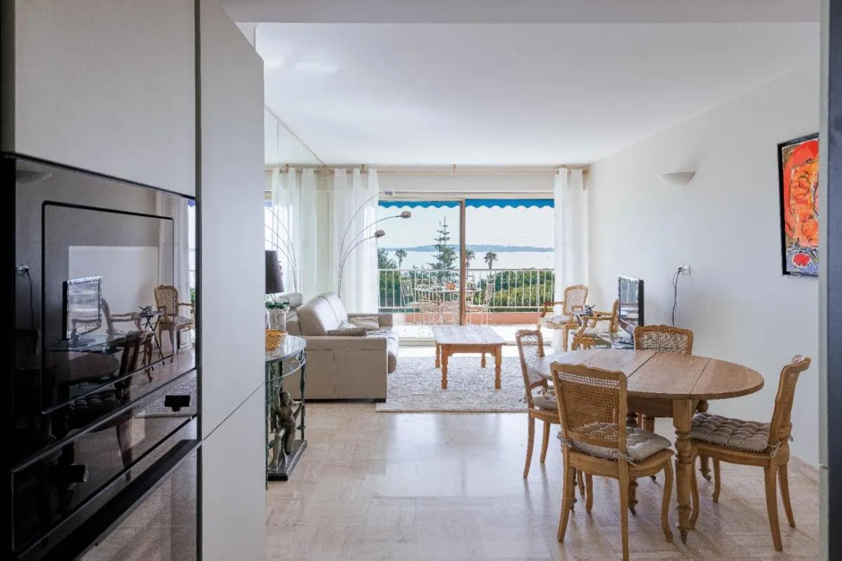 Image 3 of Reflets d’Azur – Vue mer, plage, neuf, moderne