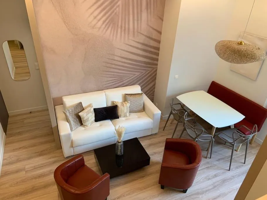 Image of Riviera Beach, Design apartement near Croisette