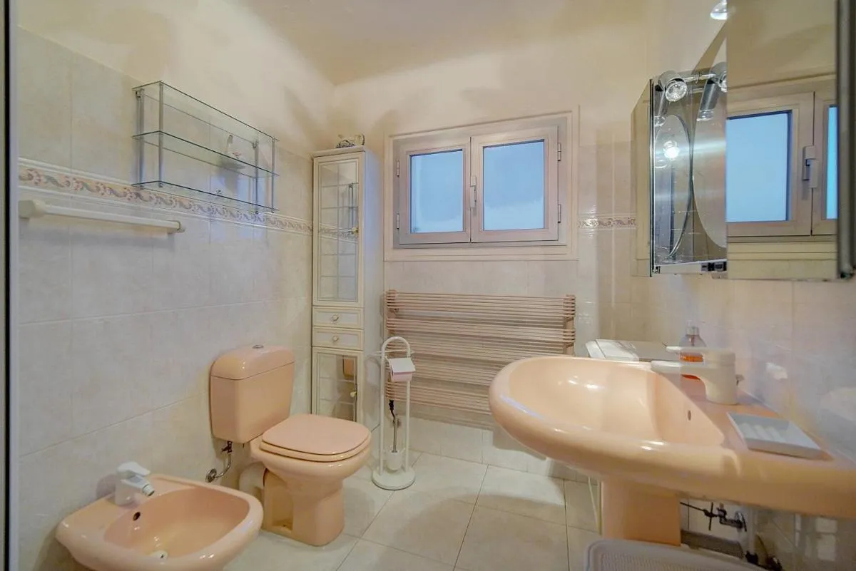 Image 2 of SUPERBE DUPLEX IDEALEMENT SITUE PROCHE PLAGES AVEC GRANDE TERRASSE VUE PORT !l A1B59