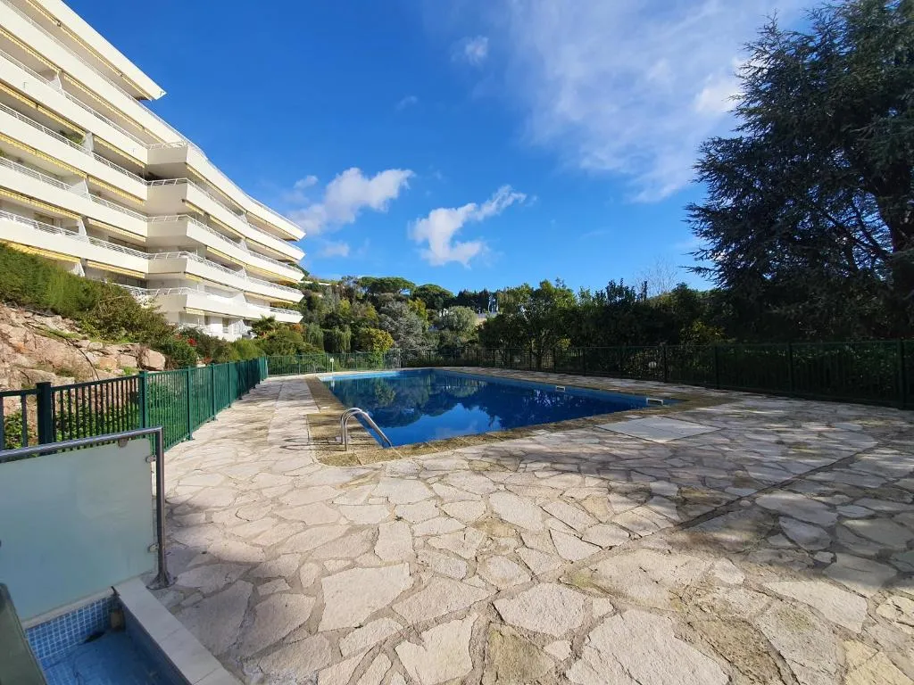 Image of Solezia appartement, piscine et vue mer, by Welcome to Cannes