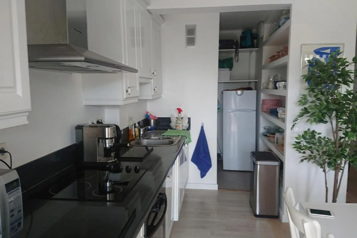 Image 5 of Spacious 70 m flat with Balcony and sea view!
