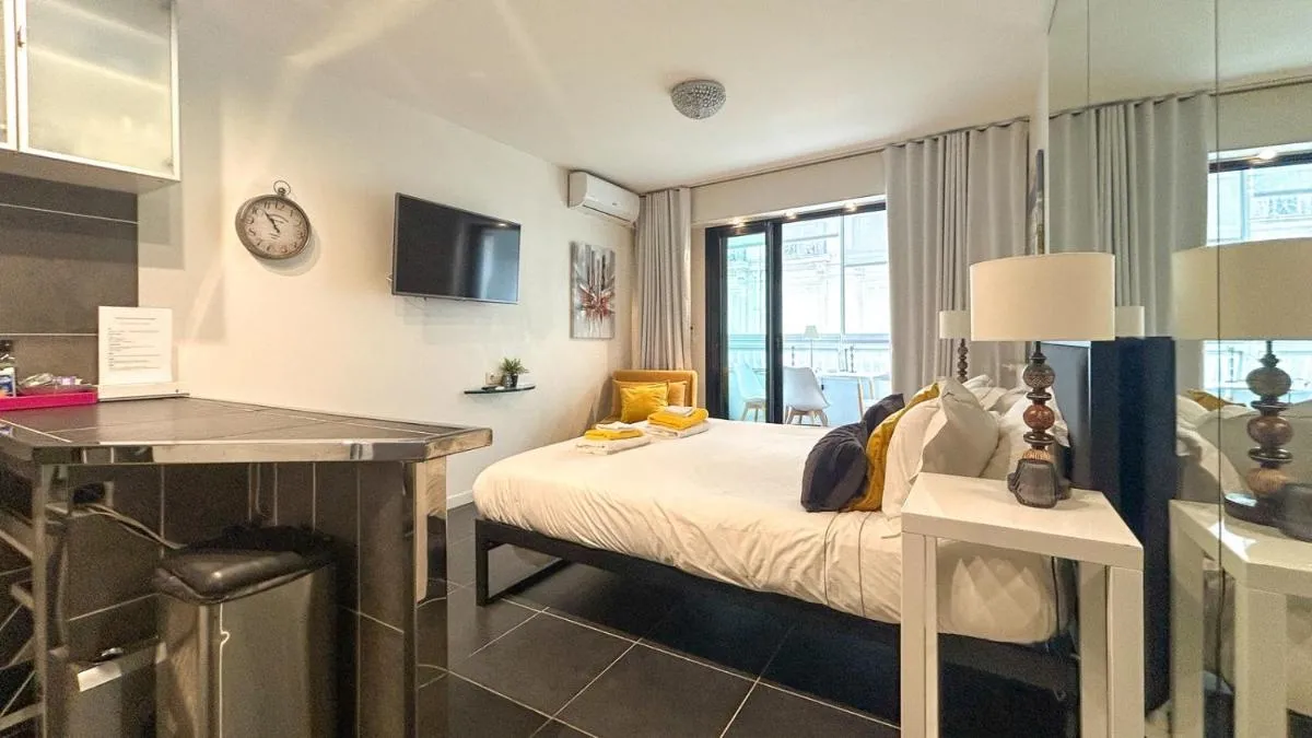 Image 2 of Studio Victoria 200 m Carlton Hotel & Croisette