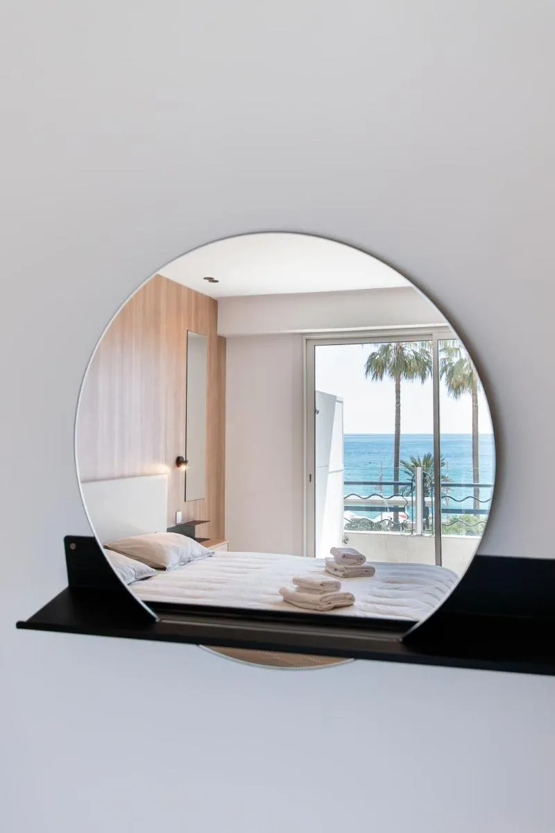 Image 3 of Sublime T3 de standing – Croisette Cannes – Vue mer
