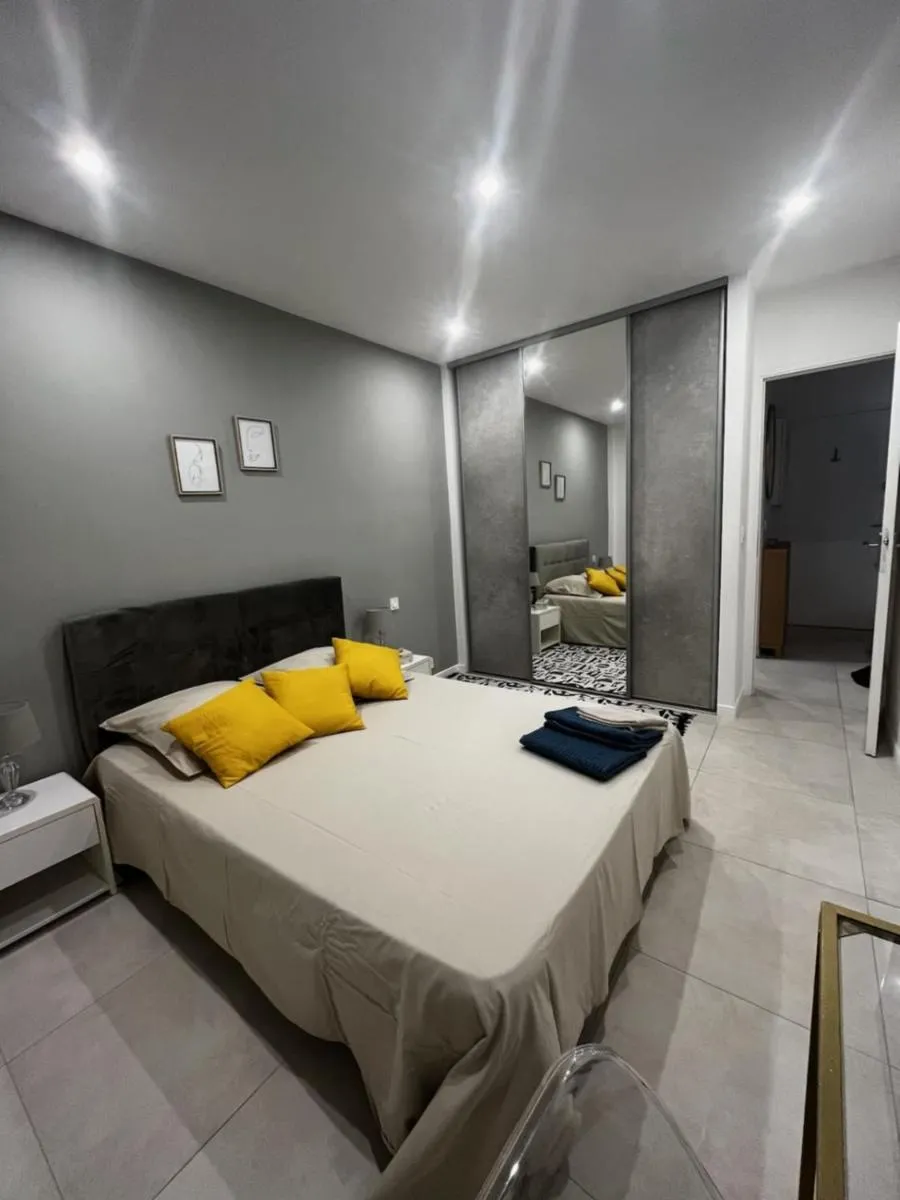 Image 1 of Superbe Appartement Hypercentre climatisé