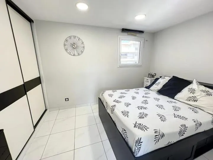 Image 1 of Superbe Appartement avec terrasse 2 chambres, 4 à 5 couchages piscine, à deux pas des plages et de la Croisette