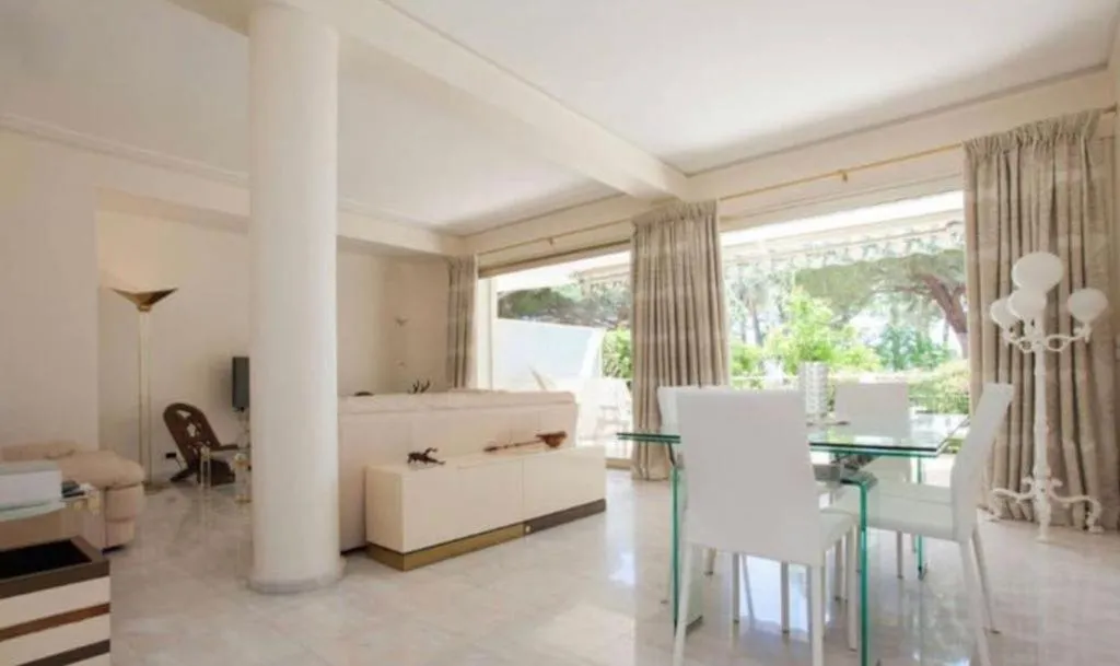 Image 3 of Superbe Appartement vue mer Pointe Croisette