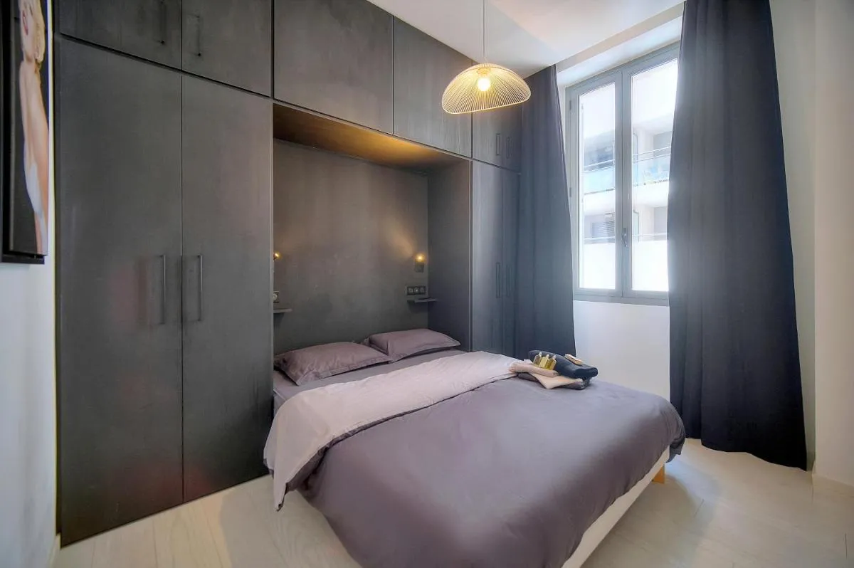 Image 6 of Superbe Flat 2 chambres and 1 canapé convertible 3P1