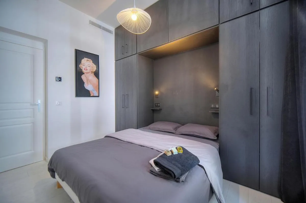 Image 1 of Superbe Flat 2 chambres and 1 canapé convertible 3P1