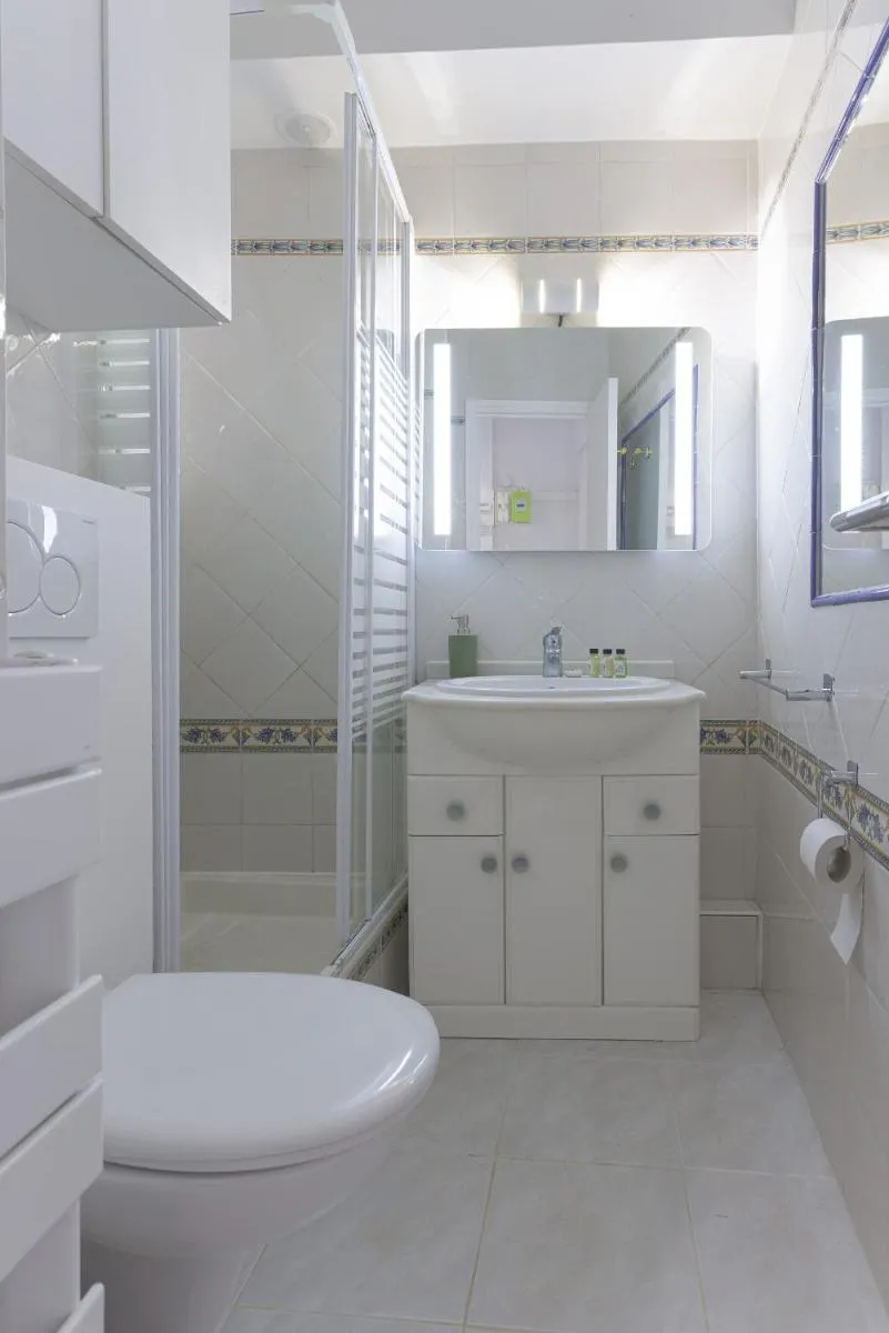Image 3 of Un Écrin au Suquet – Studio, clim, balcon, plage, Palais des Festivals