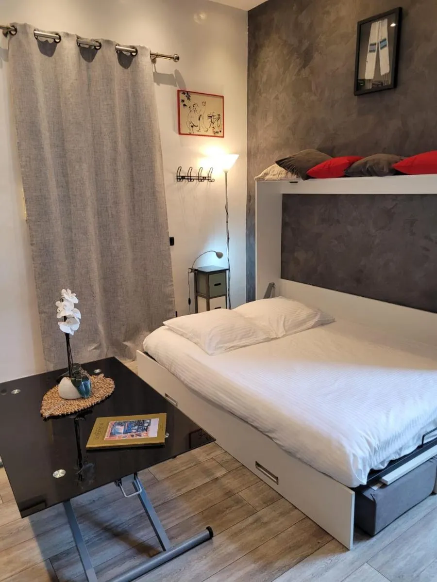 Image 4 of Villa Gustave, studio confort avec balcon Centre Cannes