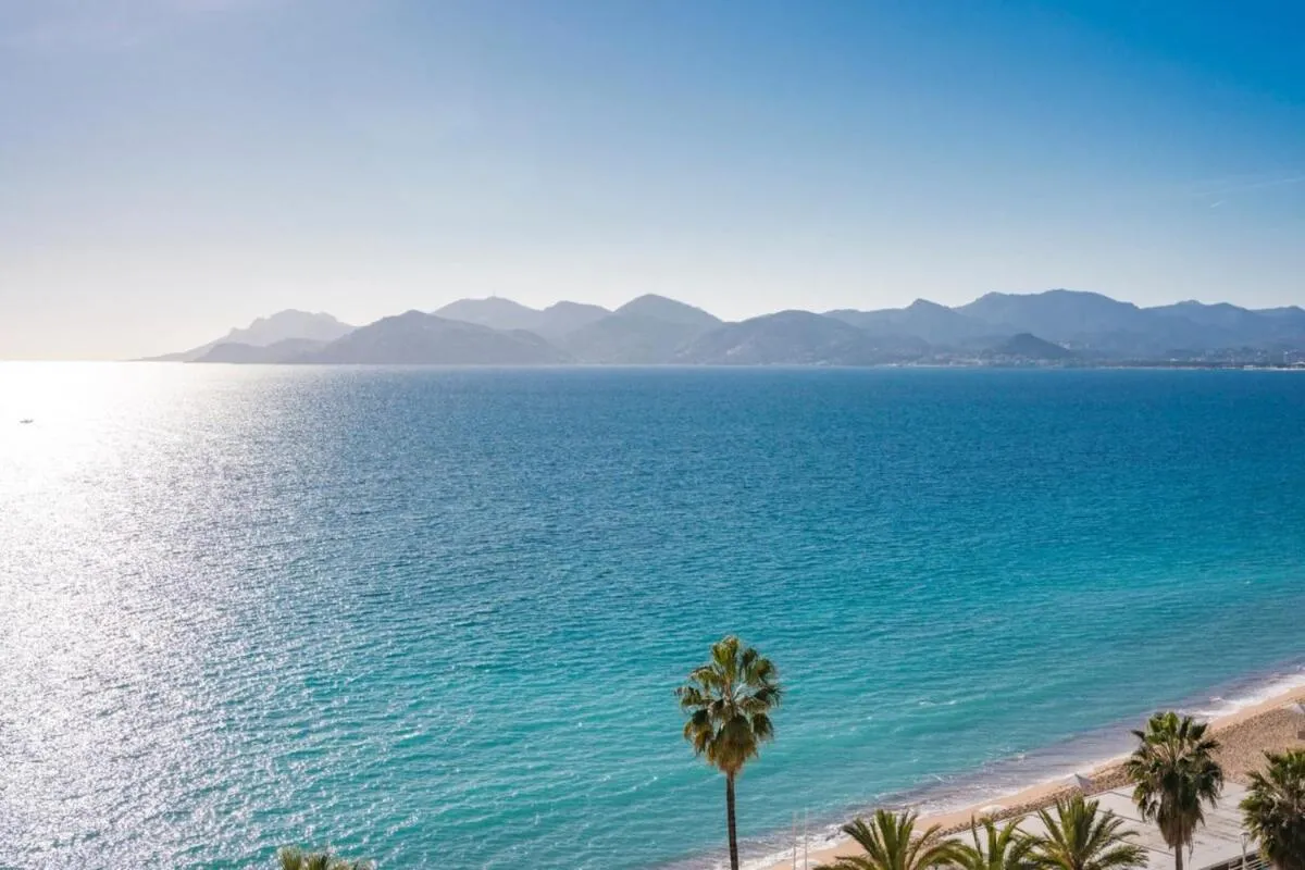 Image 2 of Wonderful 2 bedroom apartment with sea view