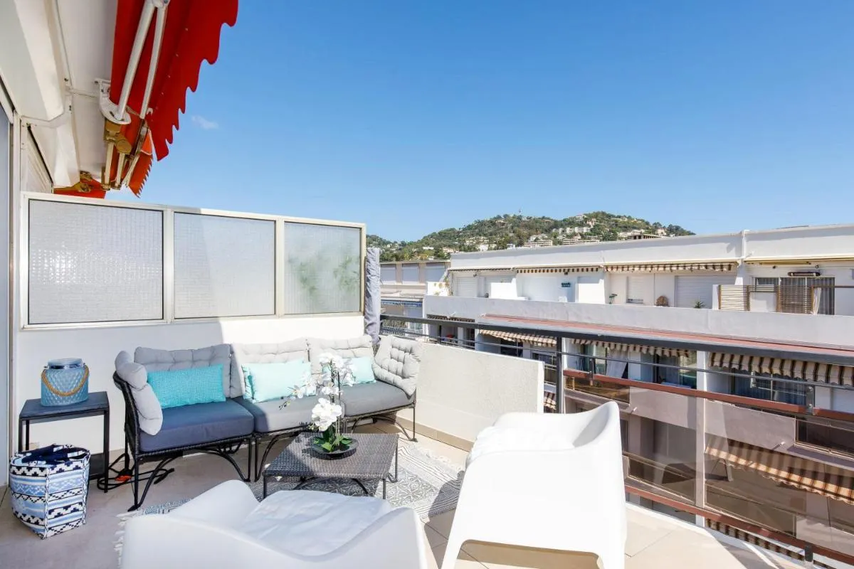 Image 5 of XXL 2 beds with XXL terrace next to Martinez Hotel