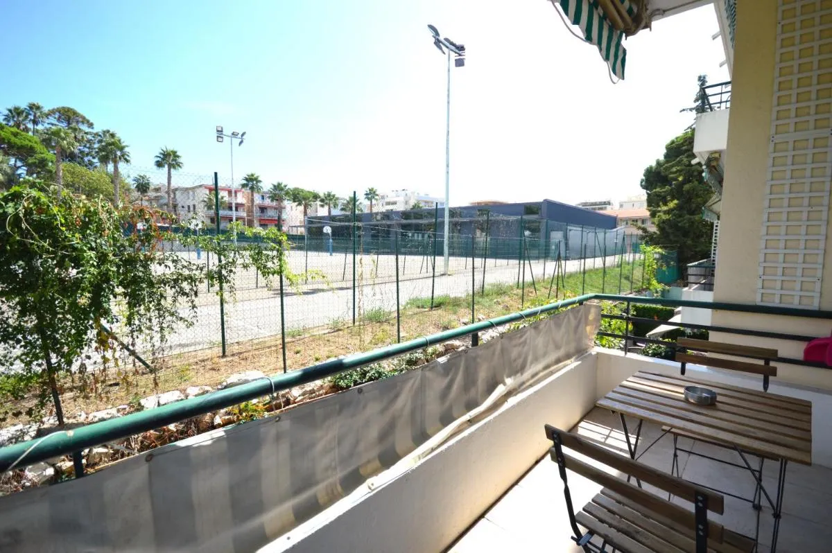 Image 5 of ” Le Madrilien ” CityCenter – Terrasse – Clim – 400M Croisette – Wifi