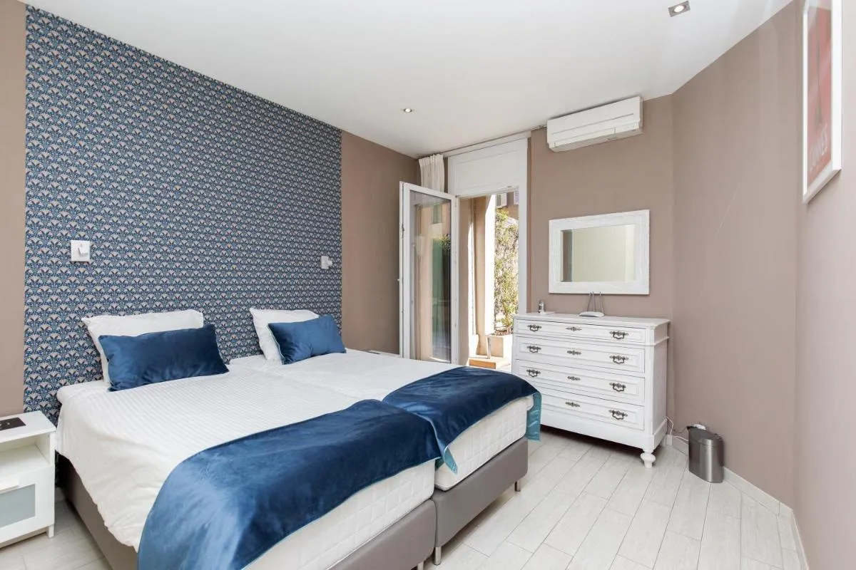 Image 1 of beautiful 3 room-flat near palais