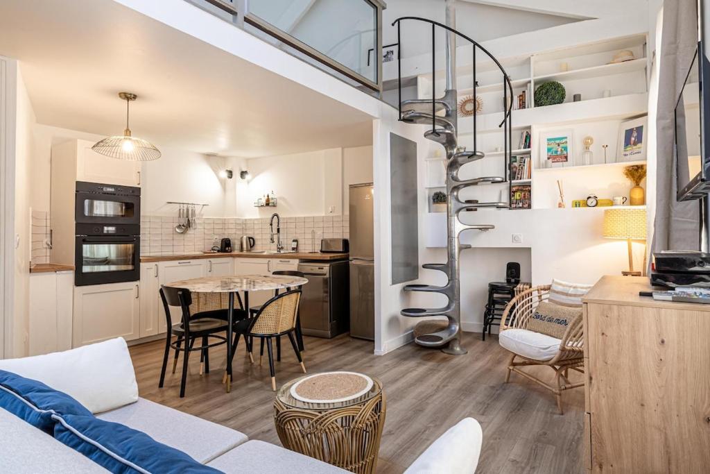 Image of 13 ANDRE2 – Very nice duplex apartment, 100m from La Croisette and beaches