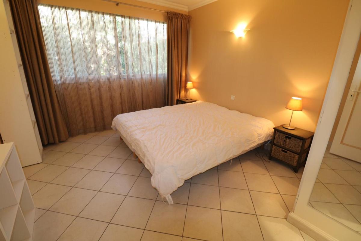 Image 1 of 2, 3 and 4 bedroom sea view Forville Apartments 5 mins from the Palais