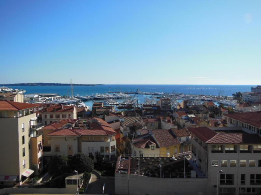 Image of 2, 3 and 4 bedroom sea view Forville Apartments 5 mins from the Palais
