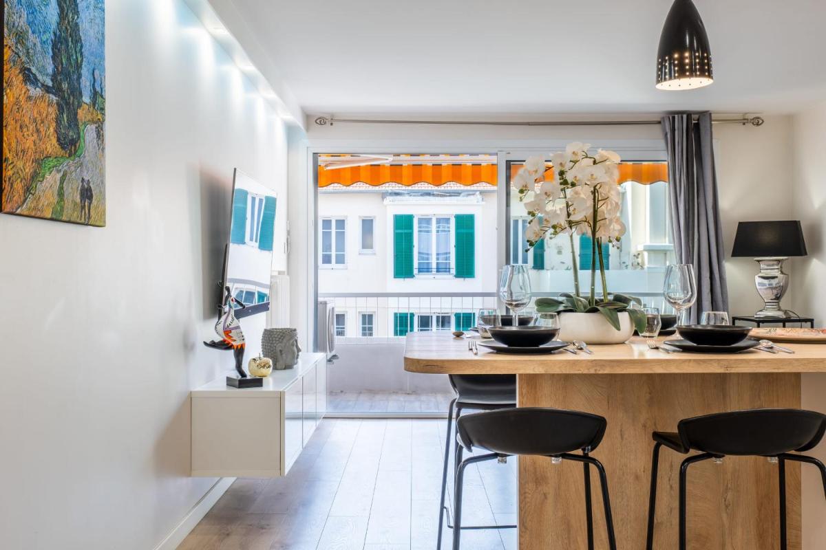 Image 6 of 2-room apartment with terrace close to the center