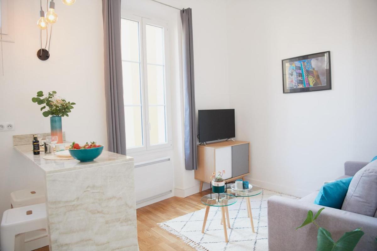 Image 4 of 6 Rue Coste Corail