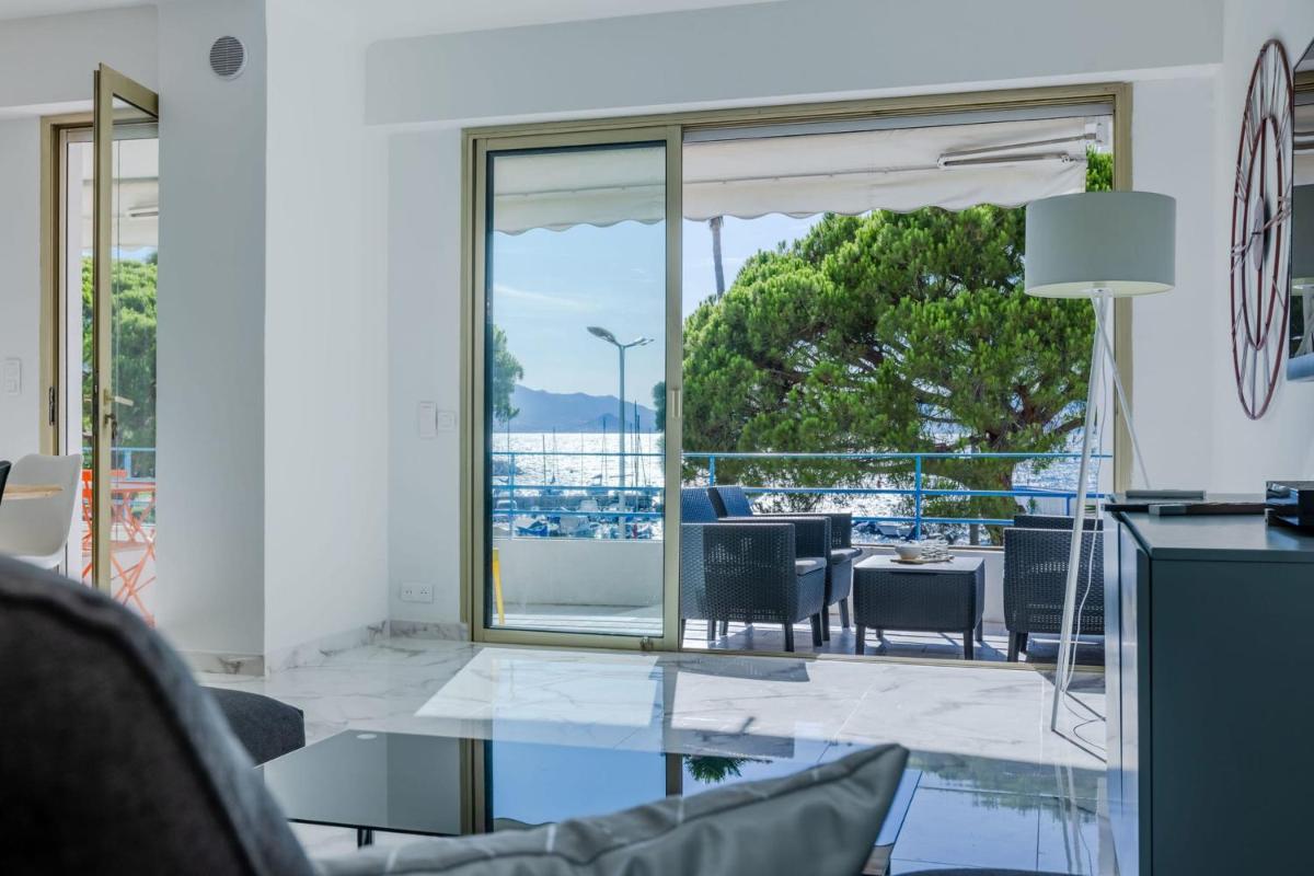 Image 5 of 90m on the Croisette with Terrace & Sea View