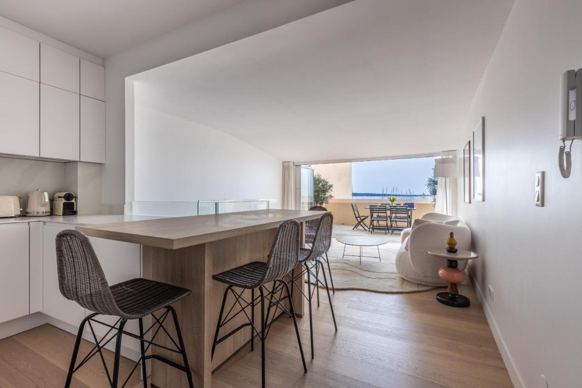 Image 3 of A3B047 TRIPLEX MODERNE TERRASSE vue MER