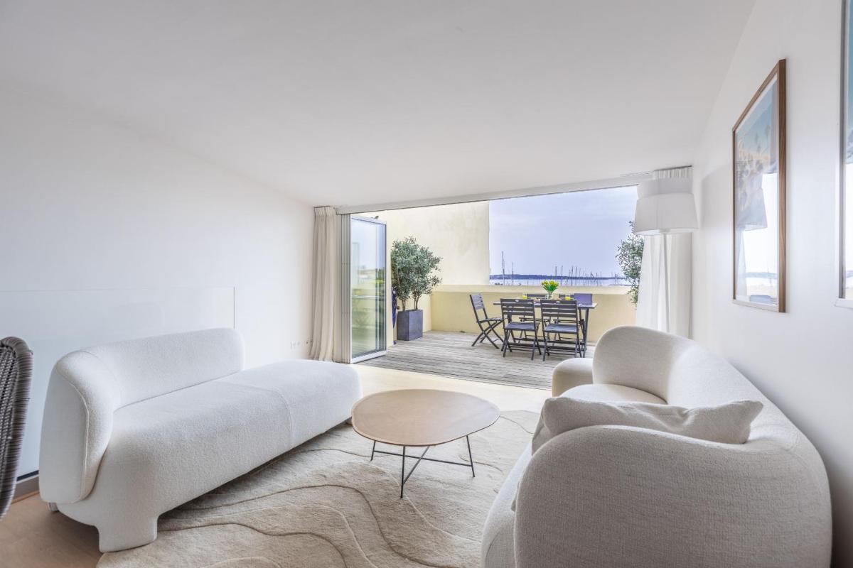 Image 1 of A3B047 TRIPLEX MODERNE TERRASSE vue MER