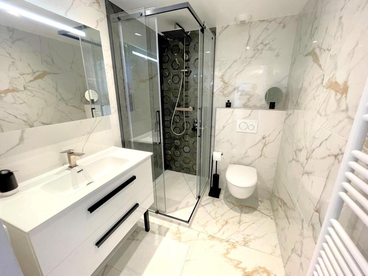 Image 2 of Alba DeLuxe – 3 Bedroom Pointe Croisette, by Welcome to Cannes
