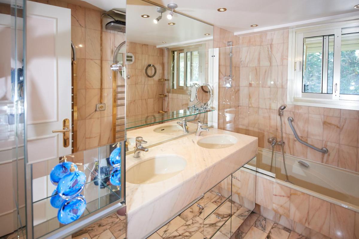 Image 2 of Appartement Luxueux 150m2 – Cannes