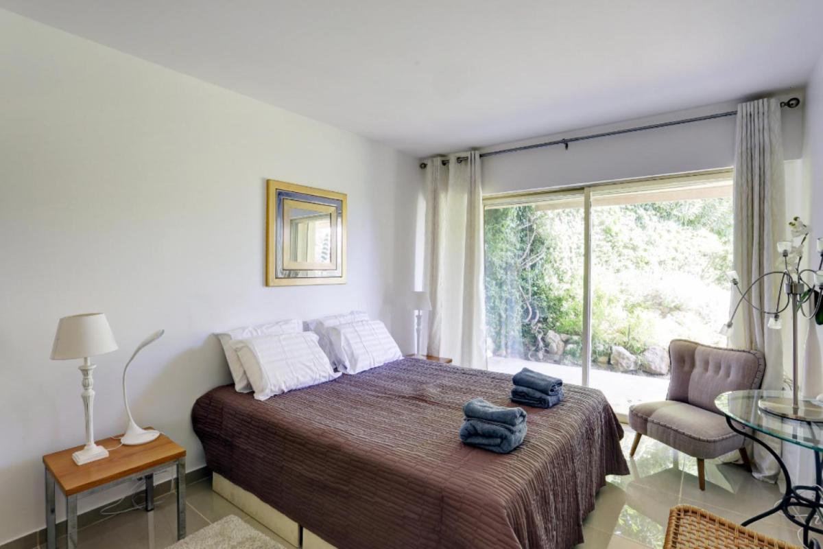 Image 1 of Appartement – villa Le Saint Georges avec superbe jardin et vue mer panoramique