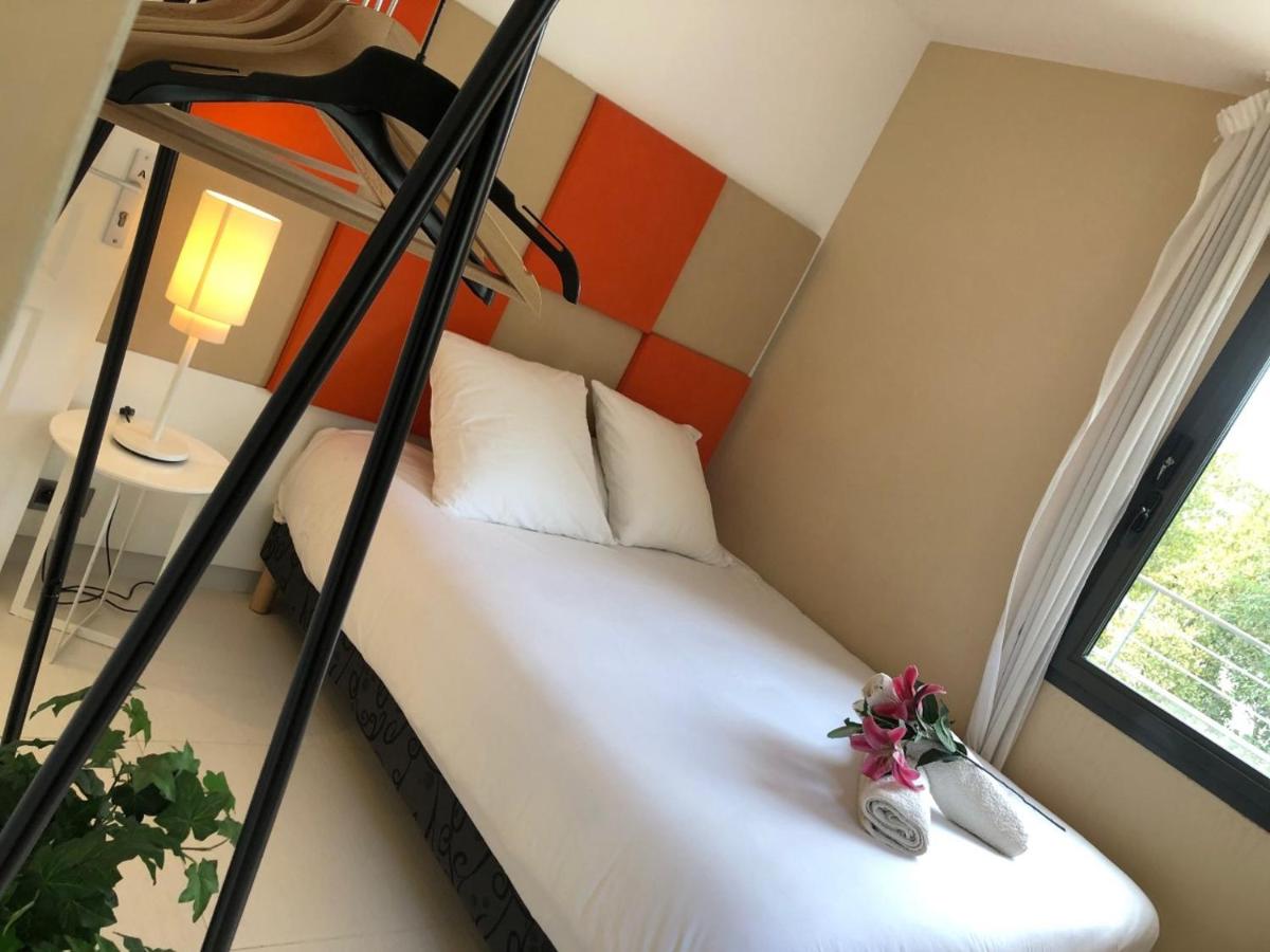 Image 1 of Appartement montfleury, 2 terrasses, 2 chambres , 2 sdb , pkg privé piscine, 15 min walk to Croisette beach and Palais des festivals