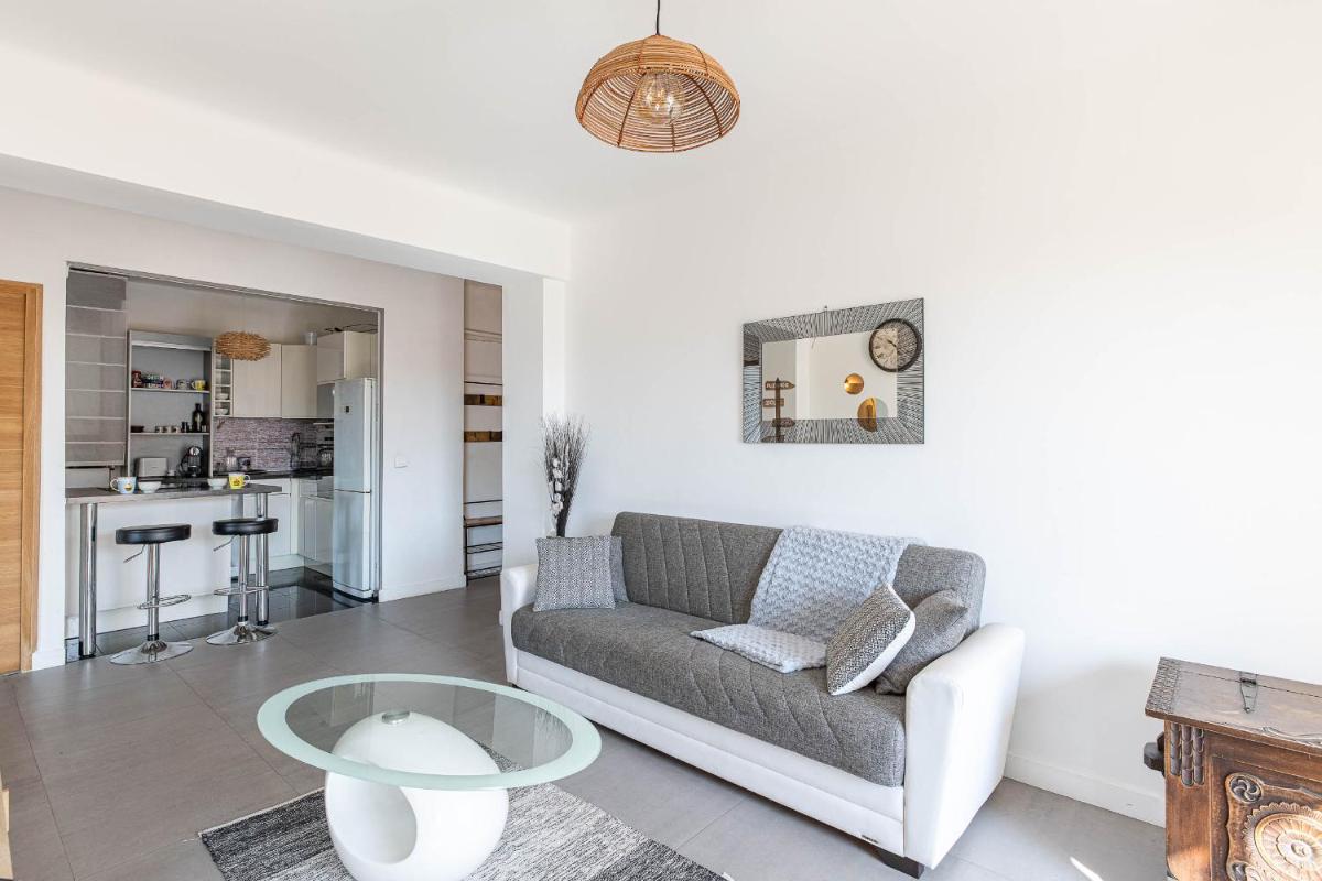 Image 1 of Appt lumineux et spacieux au cœur de Cannes
