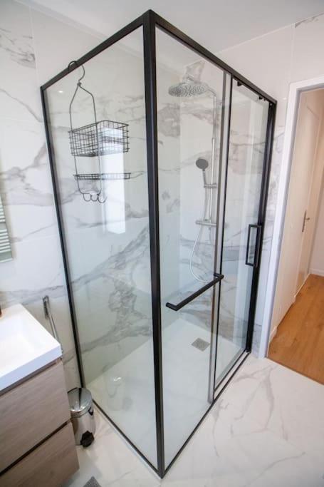 Image 3 of Brand New Central Cannes Apt 2 min walk to Palais
