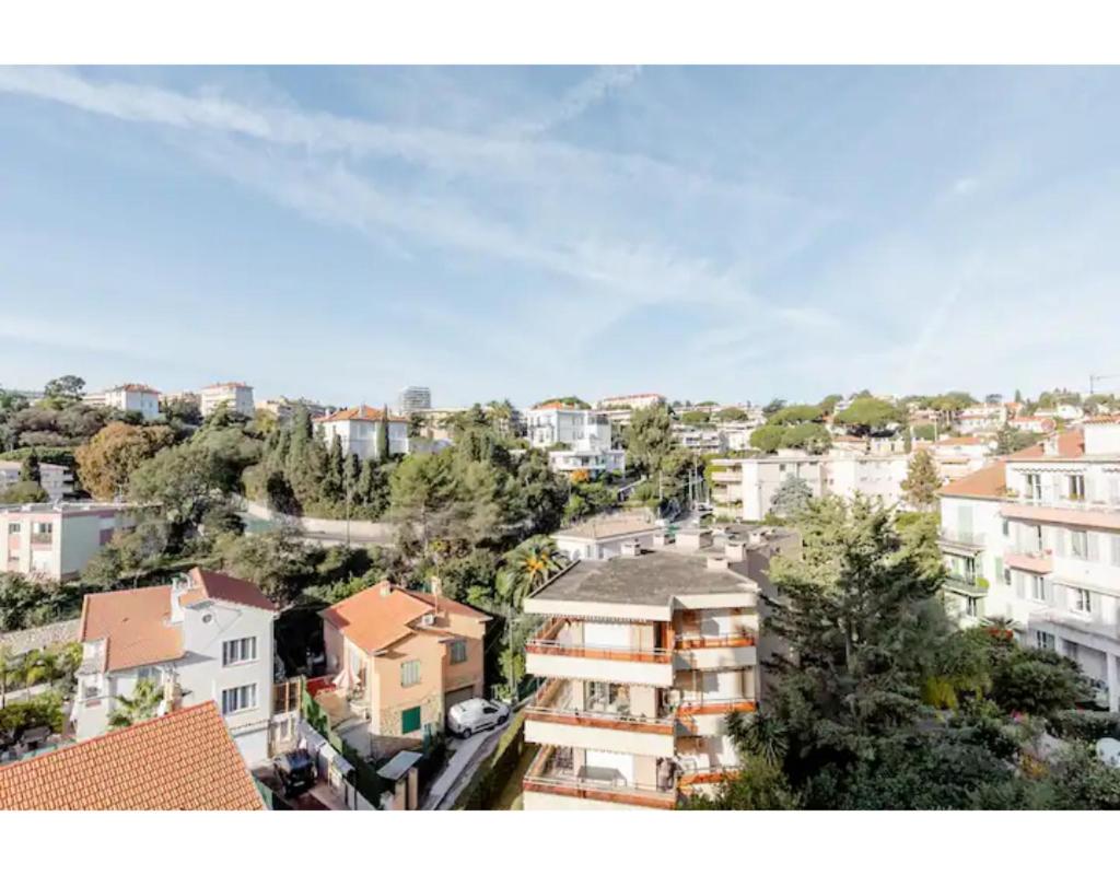 Image 5 of Bright 2 Bed Apt in Cannes, 10 min to Palais