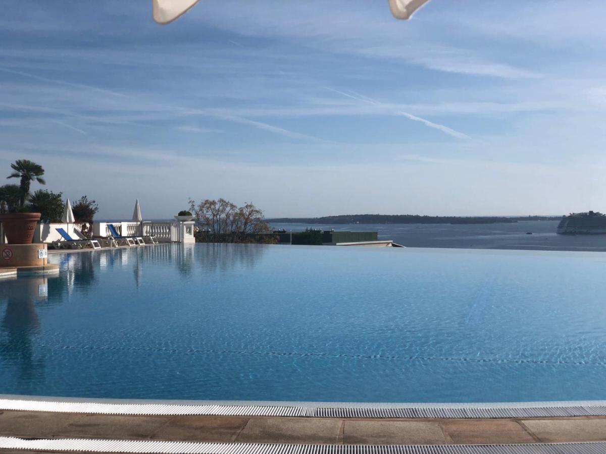 Image 2 of CANNES Appartement Duplex Piscine VUE Mer WIFI PARKING CLIM