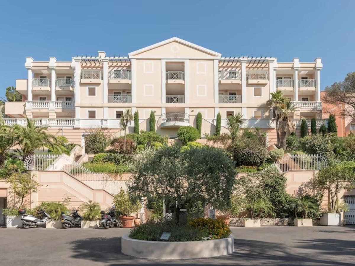 Image 5 of CANNES FRANCIA Superbe F3 balcon vue mer piscine
