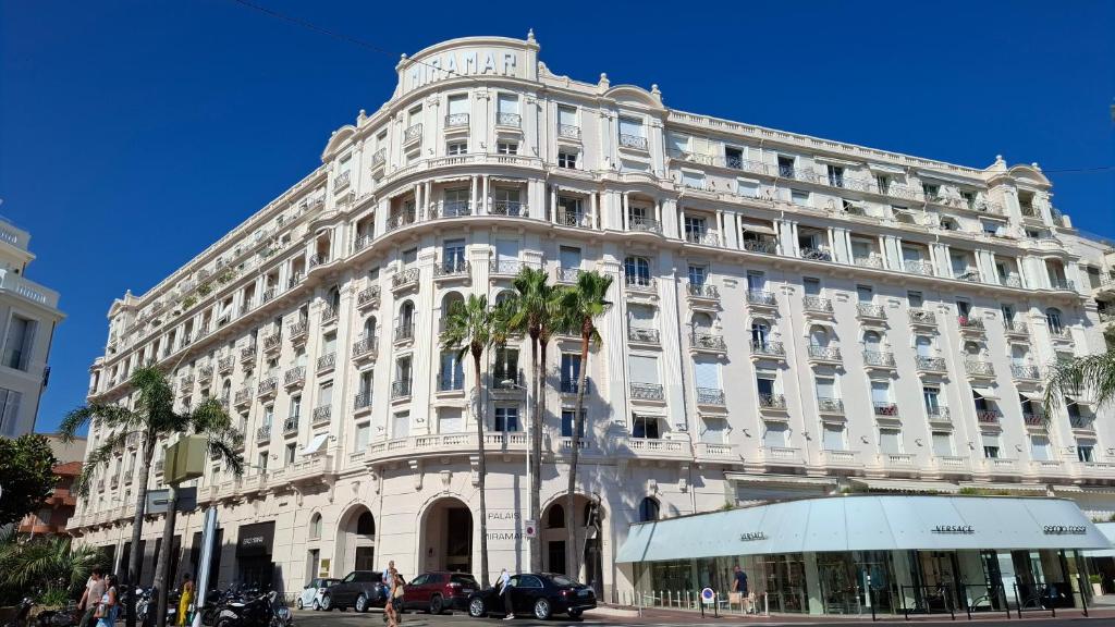 Image of Cannes Croisette – Studio Palais Miramar – Across the Beach – Next to Carlton Hotel