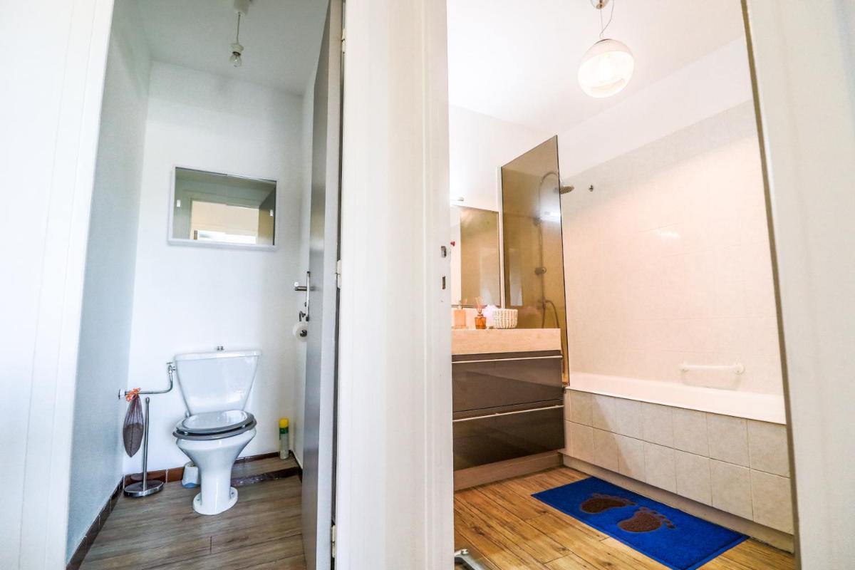 Image 2 of Central Park Apartment