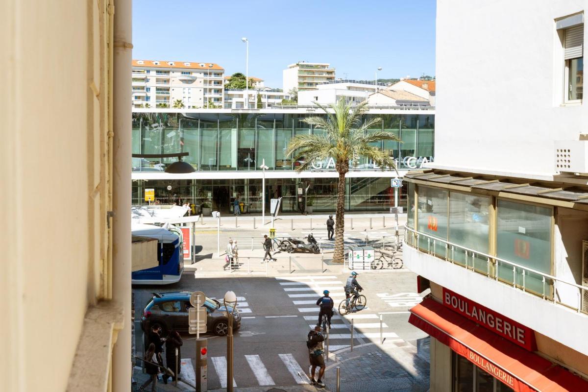 Image 4 of Elegant 2 rooms in the heart of Cannes