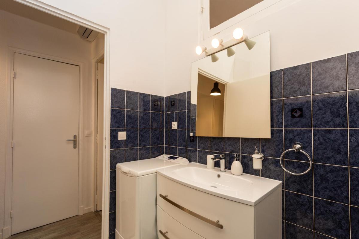 Image 2 of Elegant 2 rooms in the heart of Cannes