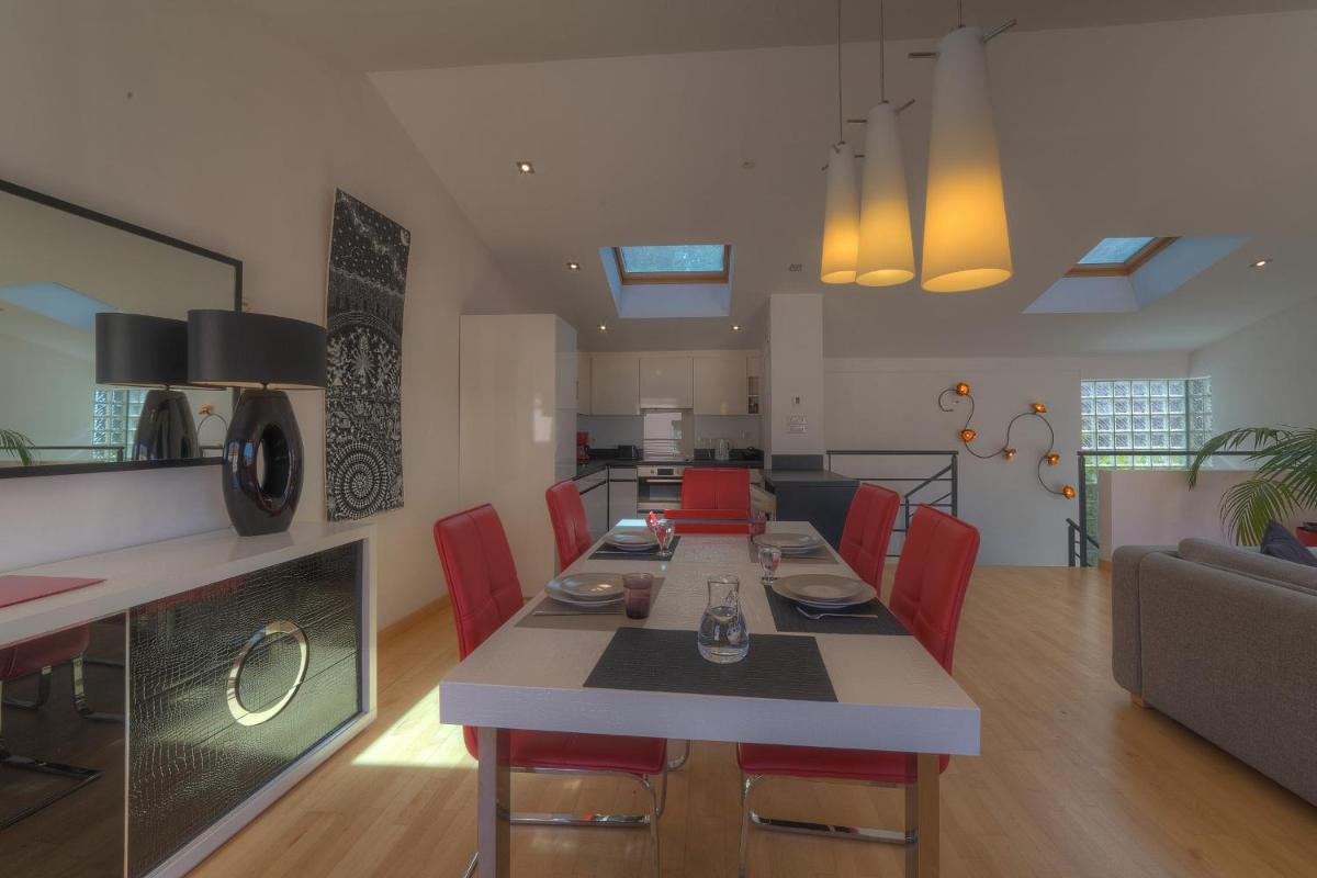 Image 1 of IMMOGROOM – Beautiful duplex – Sea view – Quiet – AC – Wifi – Garage
