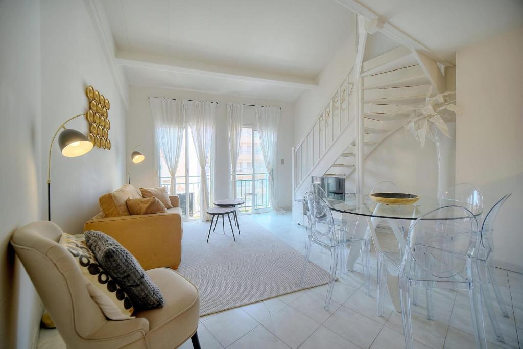 Image of IMMOGROOM – Duplex with air conditioner – 5 min from the beach – Suquet