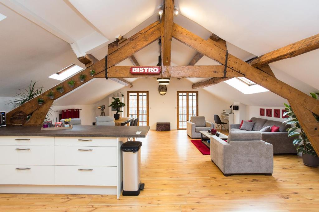 Image of LB Vacation Rentals I Big Loft 107m2, 10min Walk to Palais des Festivals