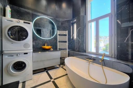 Image 2 of Luxury 2-floor Flat minutes walk to Croisette and City Center