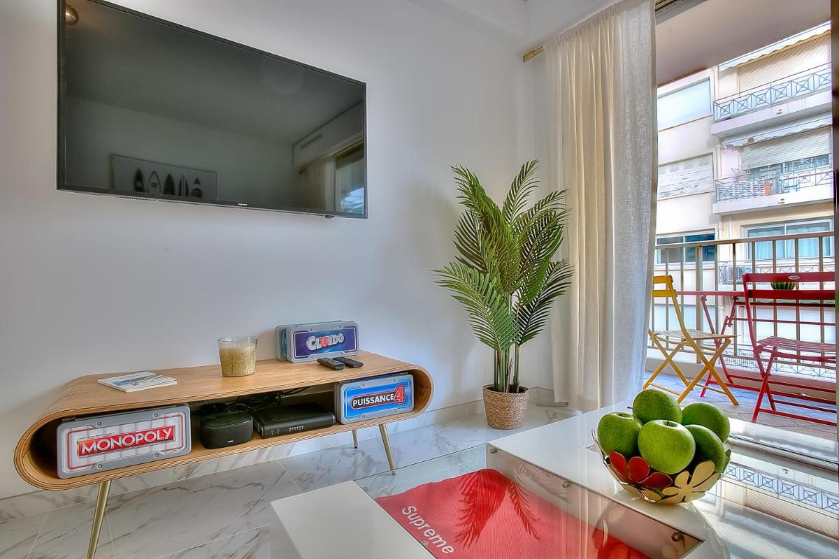 Image 5 of Luxury 4 Stars Apartment with 2 Terraces, Cannes Croisette