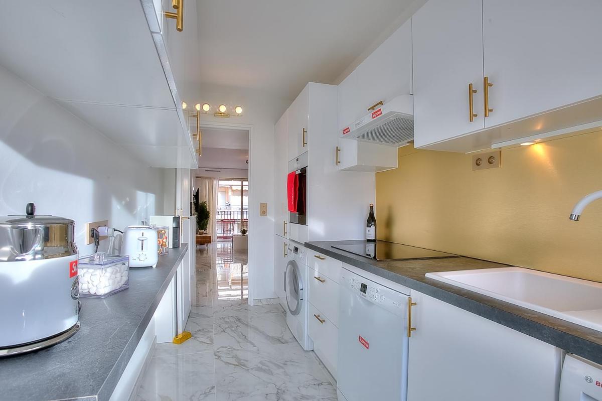 Image 4 of Luxury 4 Stars Apartment with 2 Terraces, Cannes Croisette
