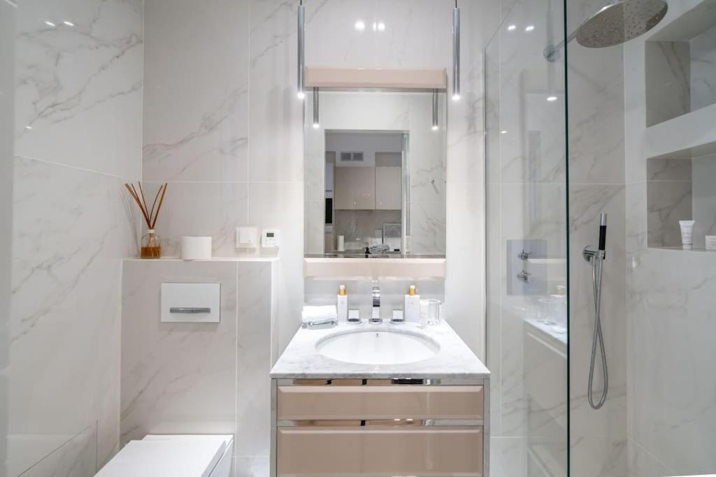 Image 2 of Luxury Apartment – 150m to Palais des Festivals ( Cannes )